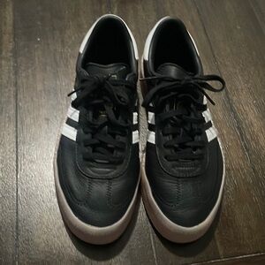 Lady’s samba’s platform